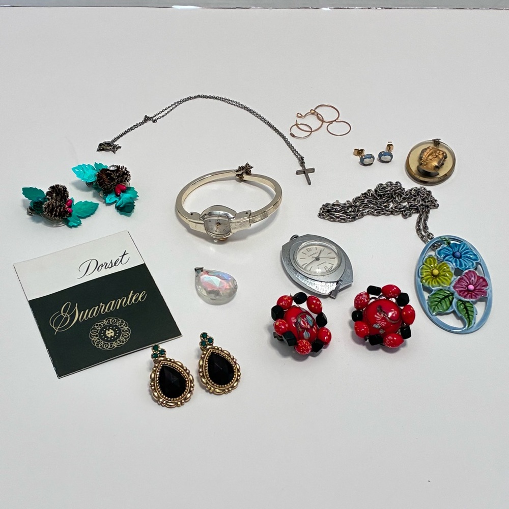 Vintage Women's Jewelry Collection
